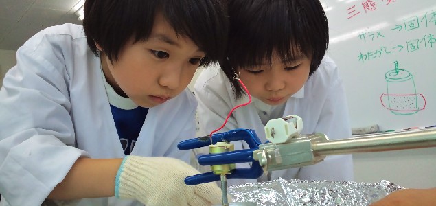 育星舎グループ 実験はかせ科学の学校 理科実験教室 のアイキャッチ画像