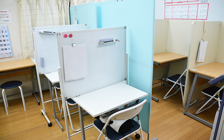 早春学院 本校 の内観画像