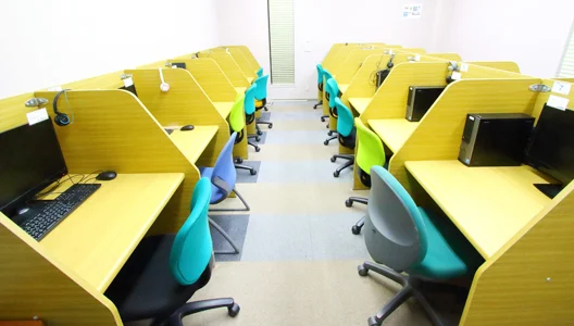 ＳＵＲ（シュール）大学受験合格指導会 岸和田校 の内観画像