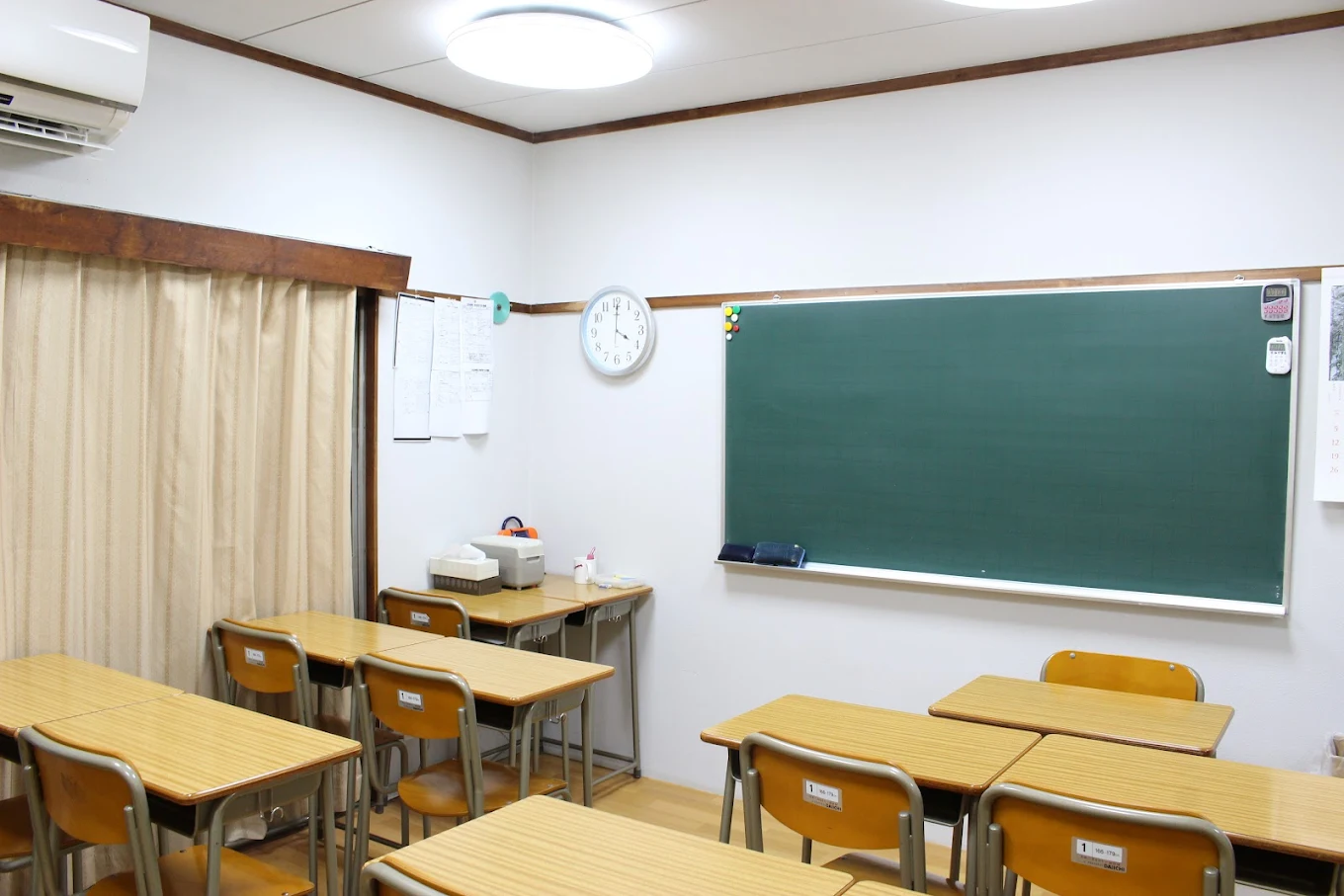 東海学習塾 本校 の内観画像