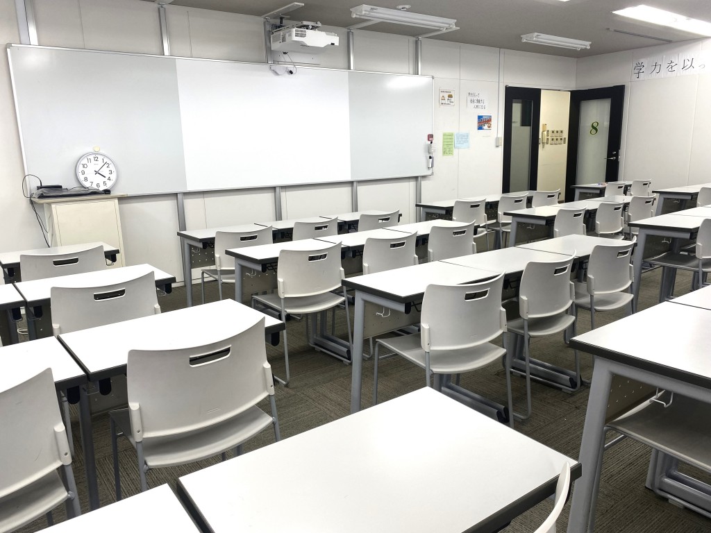 中萬学院　啓明館＜中学受験＞ 横浜駅東口スクール の内観画像