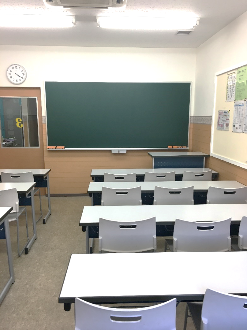 中萬学院 上大岡スクール の内観画像