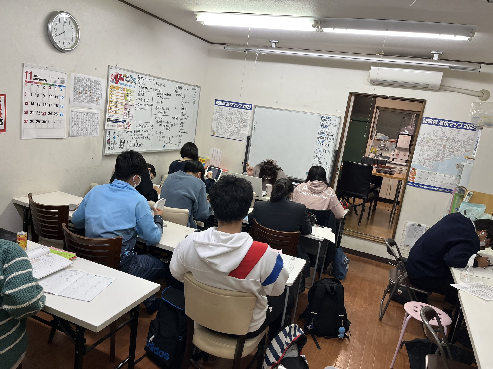 総合学習塾こじまＪＵＫＵ 本校 の内観画像