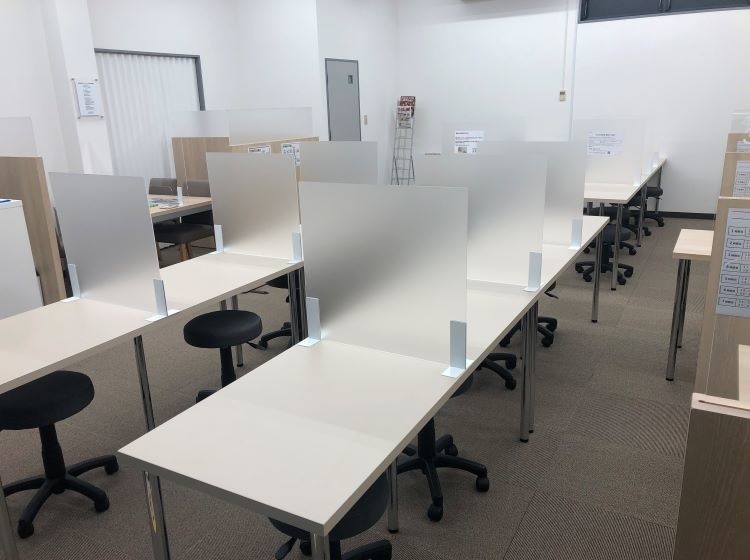 個別指導塾 トライプラス マチナトシティ校 の内観画像