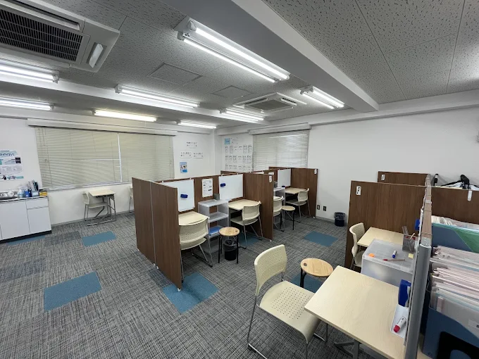 ナビ個別指導学院 大形校 の内観画像