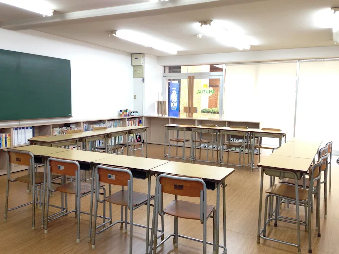ひばり塾 本校 の内観画像