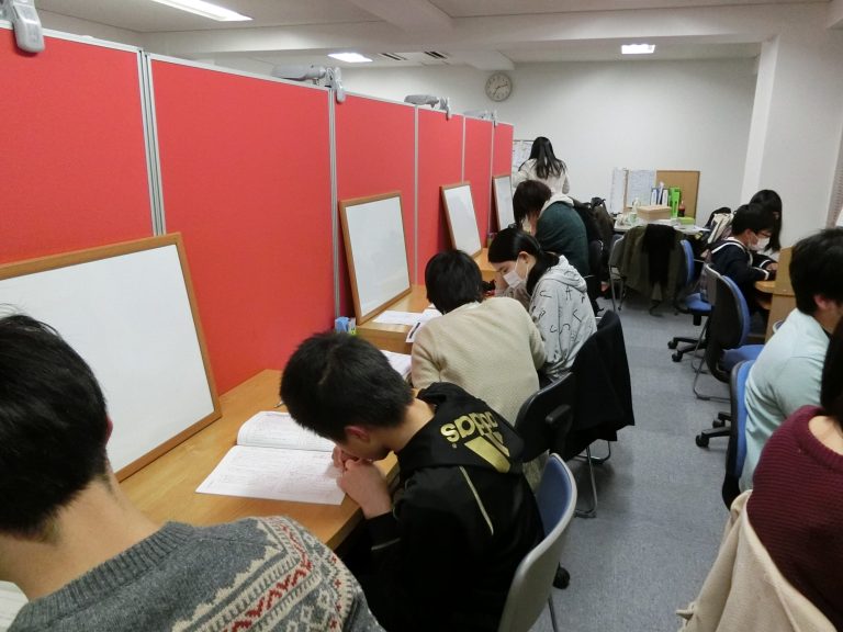 マイスター学院 本校 の内観画像