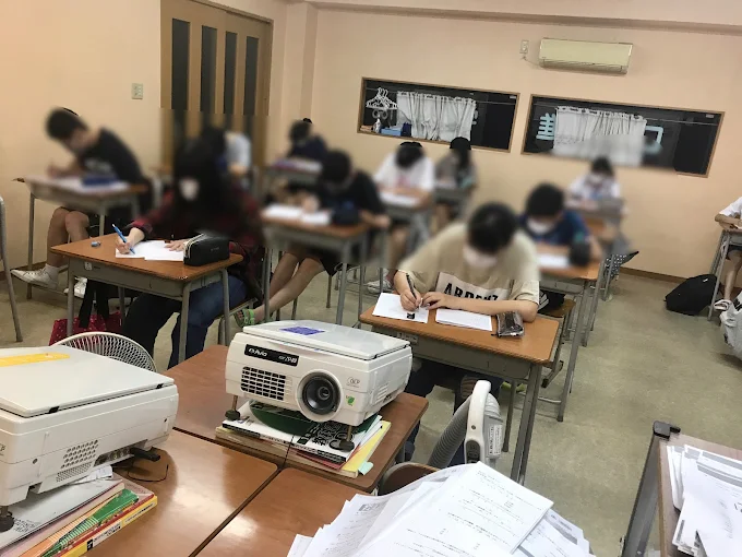 ロイド進学教室 本校 の内観画像