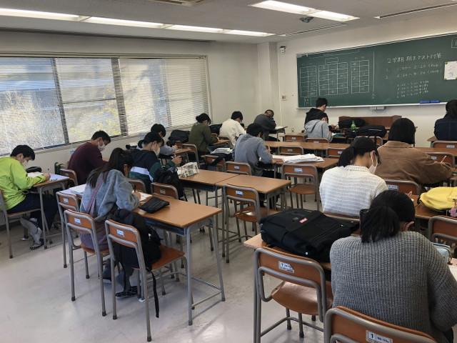 岡崎理数学院 本校 の内観画像