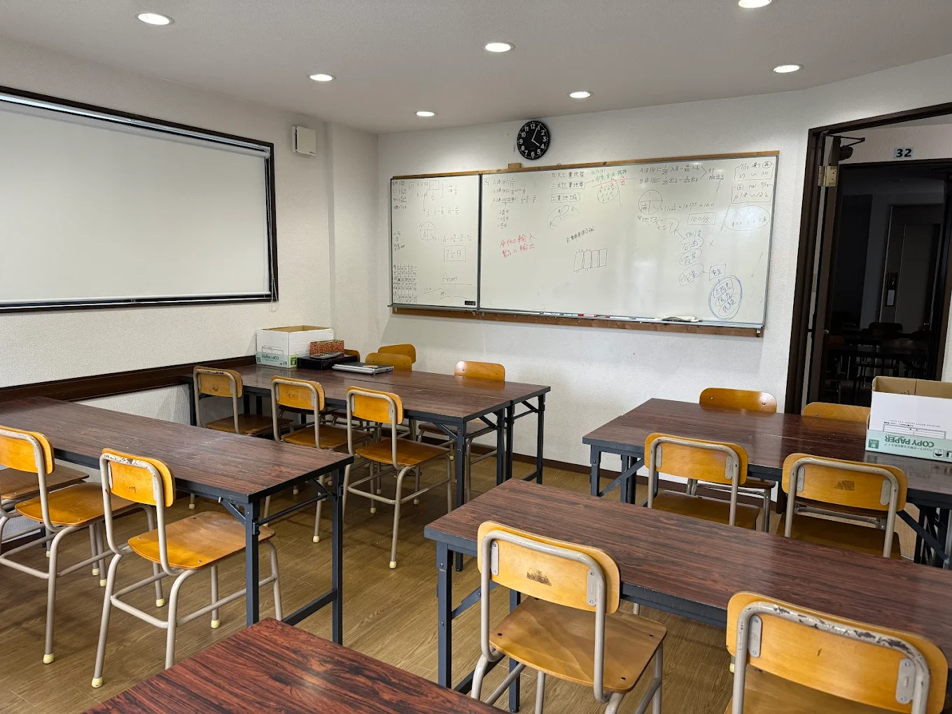 河本教室 本部 の内観画像