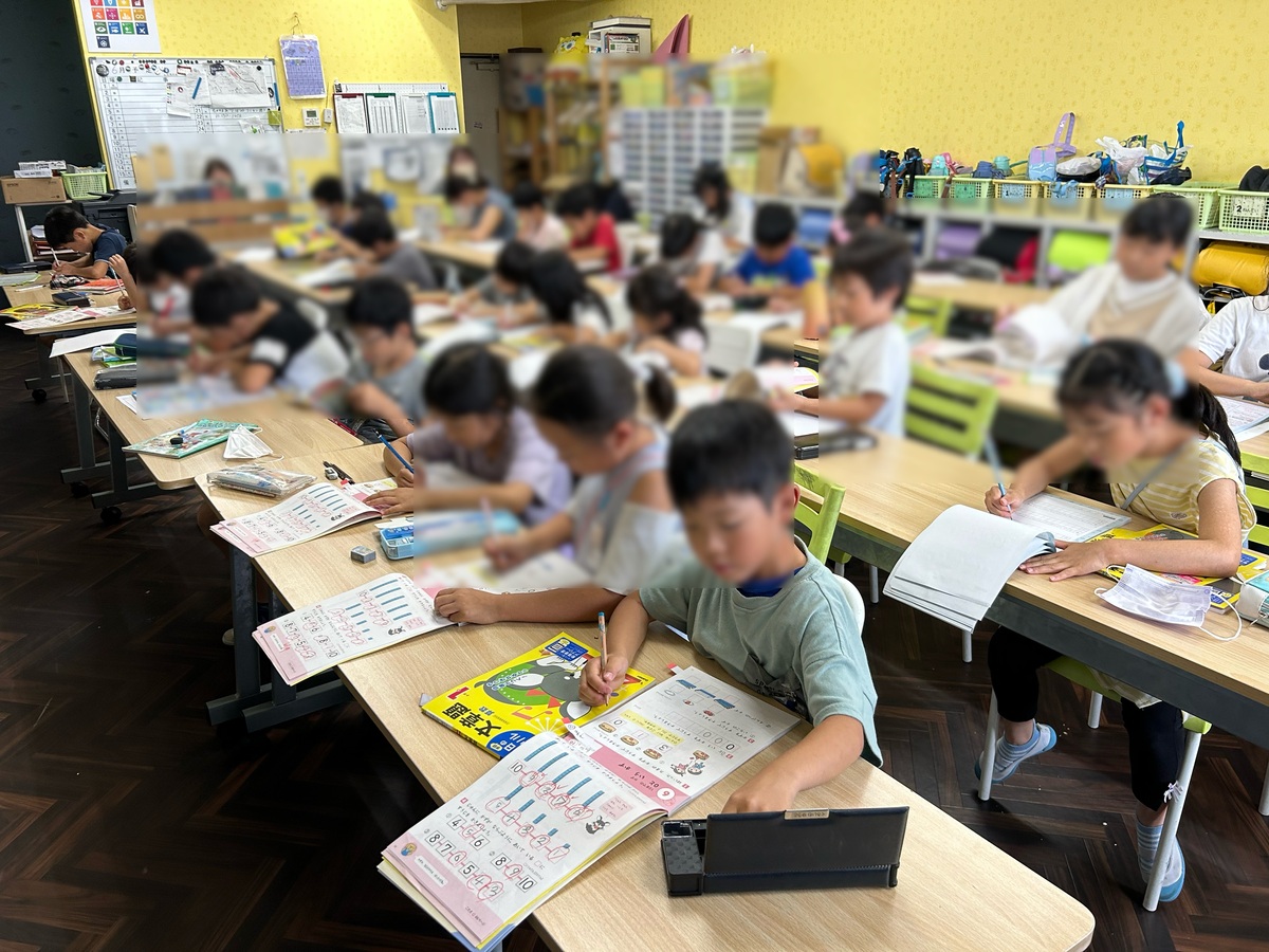 輝育塾 春日教室 の内観画像