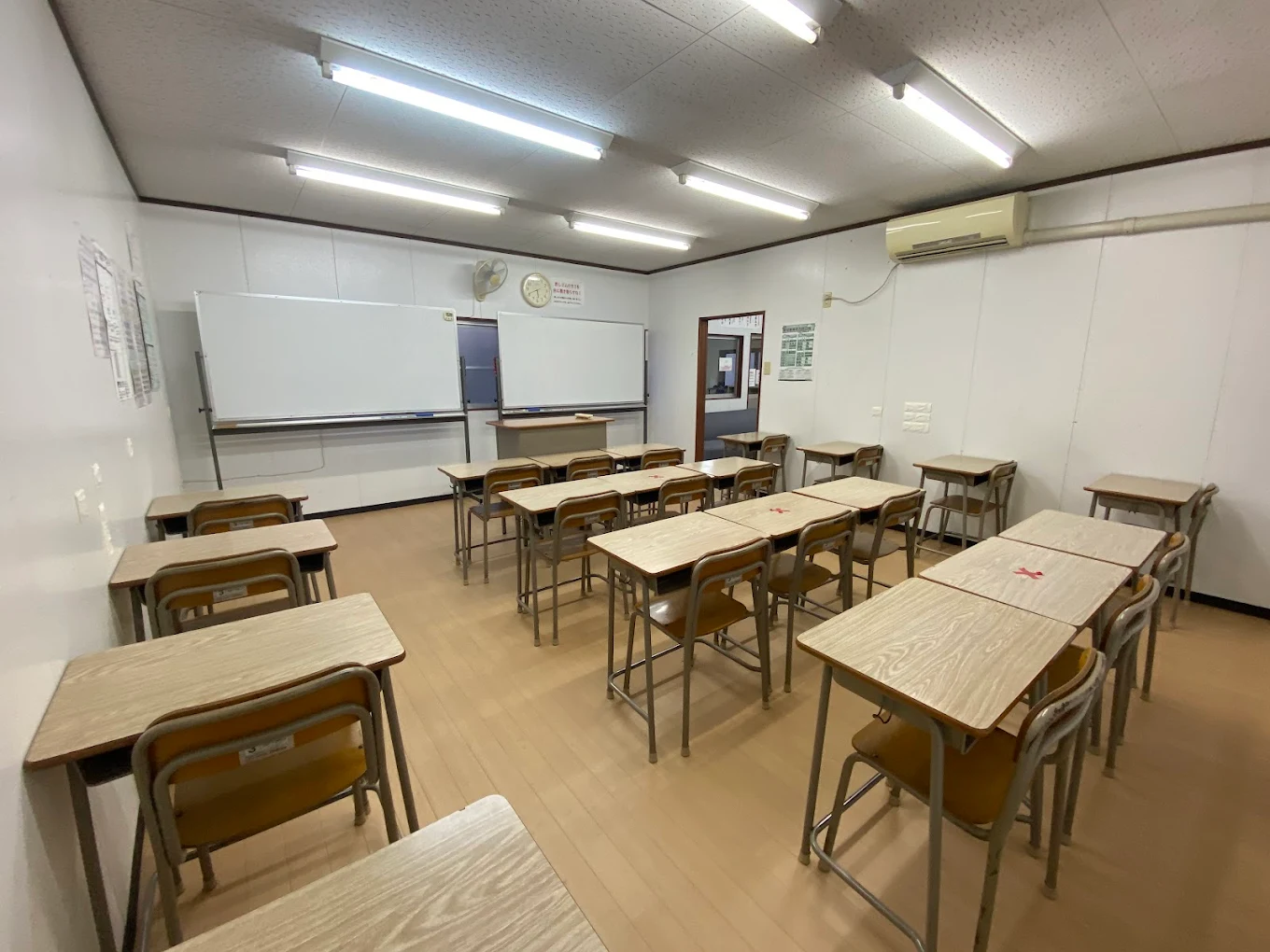 鴻鵠舎 本校 の内観画像