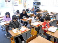 新村塾 本校 の内観画像