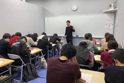 ＮＥＶＥＲ　ＴＯＯ　ＬＡＴＥ のアイキャッチ画像