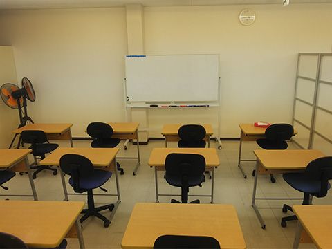 英智学館 河北校 の内観画像