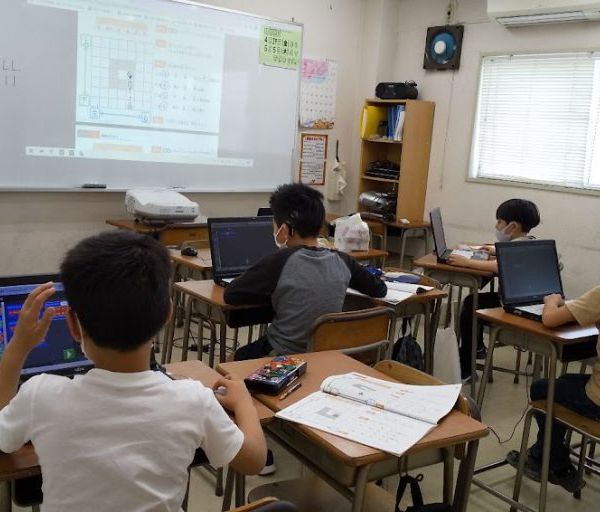 明修塾 庭瀬教室 の内観画像