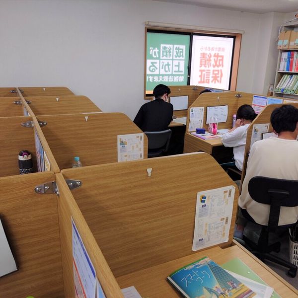 個別指導ＷＡＭ 山崎北校 の内観画像