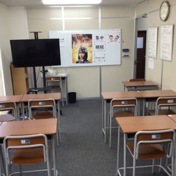 対話式進学塾　１対１ネッツ 葉山校 の内観画像