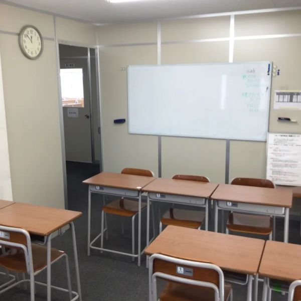 対話式進学塾　１対１ネッツ 葉山校 の内観画像