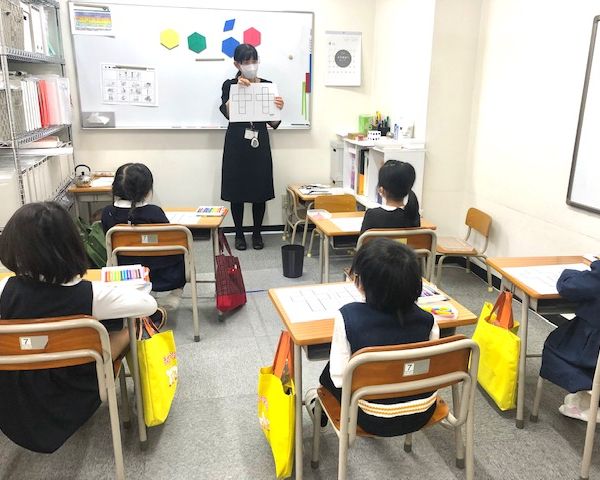 幼児教育チャイルド・アイズ 調布つつじヶ丘校 の内観画像