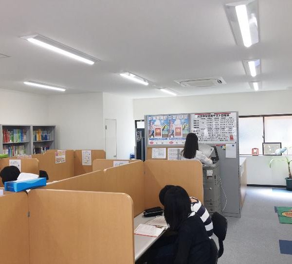 個別指導 スクールIE 氷川台駅前校 の内観画像