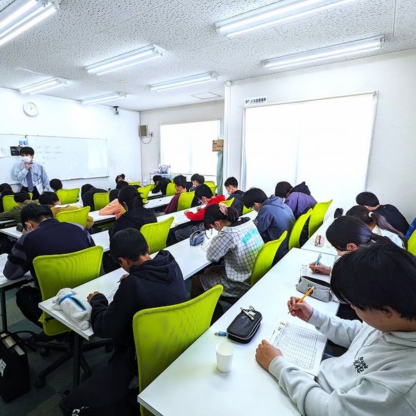 個別指導　スクールＩＥ 桑名中央校 の内観画像