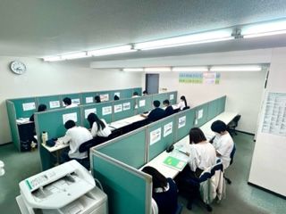 個別指導 スクールIE 神の倉校 の内観画像