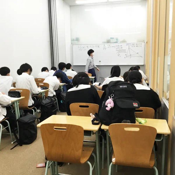 栄光ゼミナール イオン中山校 の内観画像