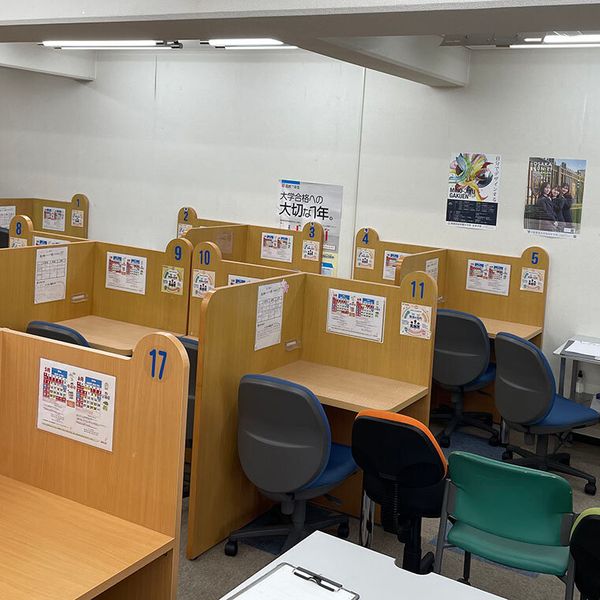 成基の個別教育ゴールフリー 箕面教室 の内観画像