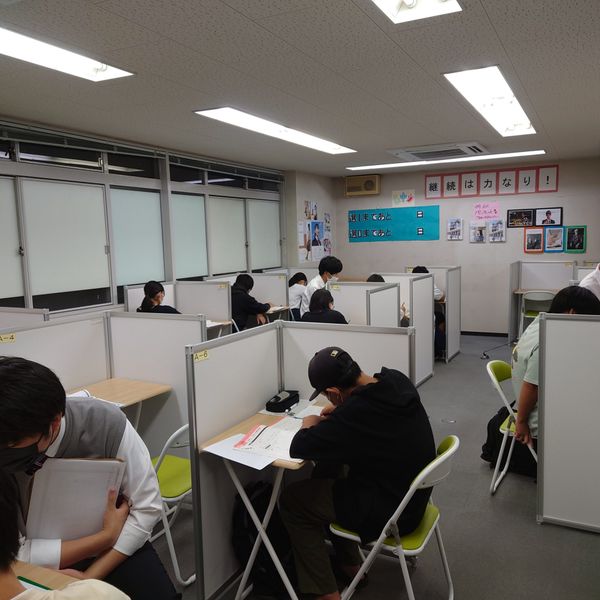 毎日個別塾 5-Days 五日市校 の内観画像