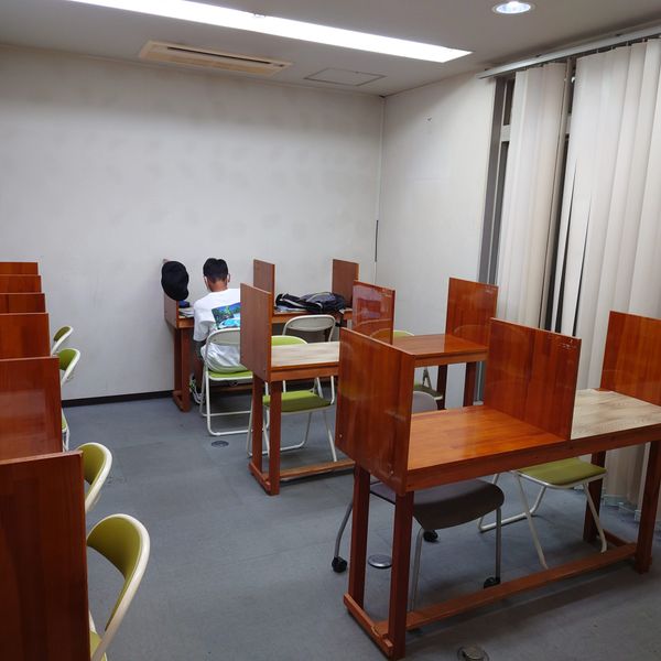 毎日個別塾 5-Days 五日市校 の内観画像