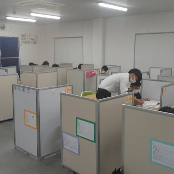 毎日個別塾 5-Days 庚午校 の内観画像