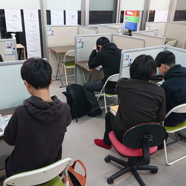 毎日個別塾 5-Days こころ校 の内観画像