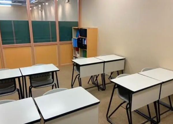 個別指導なら森塾 戸塚東口校 の内観画像