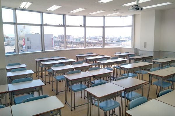 エディック・創造学園 エディック魚住校 の内観画像