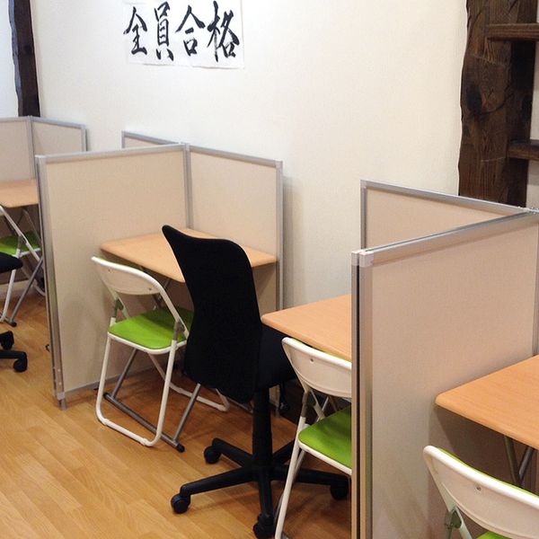 毎日個別塾 5-Days 姪浜校 の内観画像