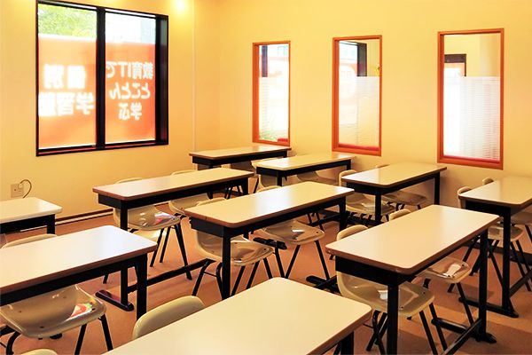 自立学習RED(レッド) 岩切教室 の内観画像