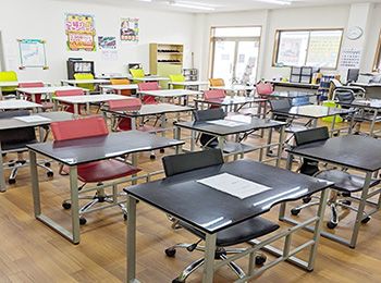 個別指導塾 学習空間 都留教室 の内観画像