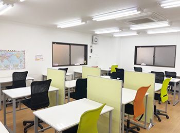 個別指導塾 学習空間 青梅東教室 の内観画像