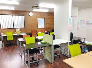 個別指導塾 学習空間 東大和教室 の内観画像