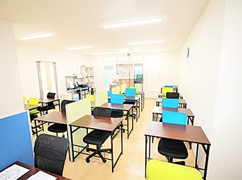 個別指導塾 学習空間 仙台若林教室 の内観画像