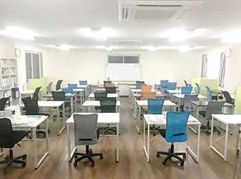 個別指導塾 学習空間 裾野教室 の内観画像