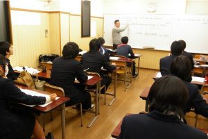 芸城学院予備校 前空校 の内観画像