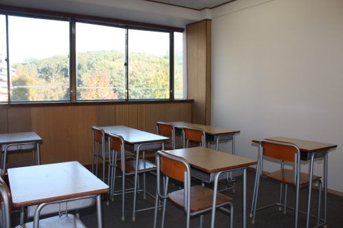 英進塾 新多聞校 の内観画像