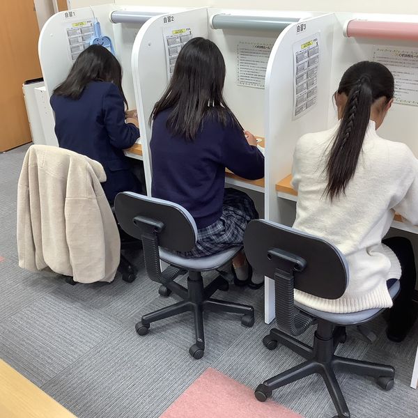 個別指導 スクールIE くずは校 の内観画像