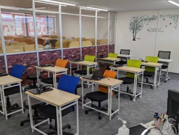 武田塾 大津石山校 の内観画像