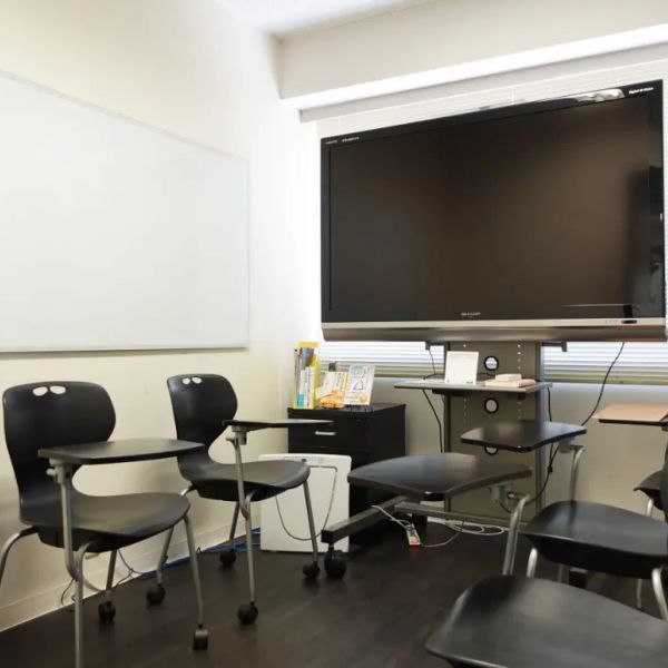 坪田塾【既卒生(浪人生・高卒生)コース】 星ヶ丘校 の内観画像