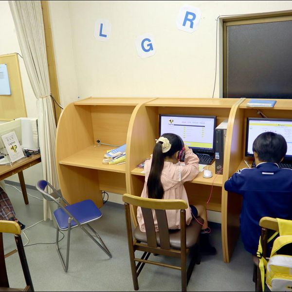 学習塾 プレジャー 波木校 の内観画像