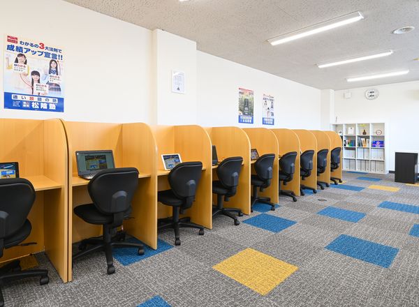 完全個別 松陰塾 岡山陵南校 の内観画像