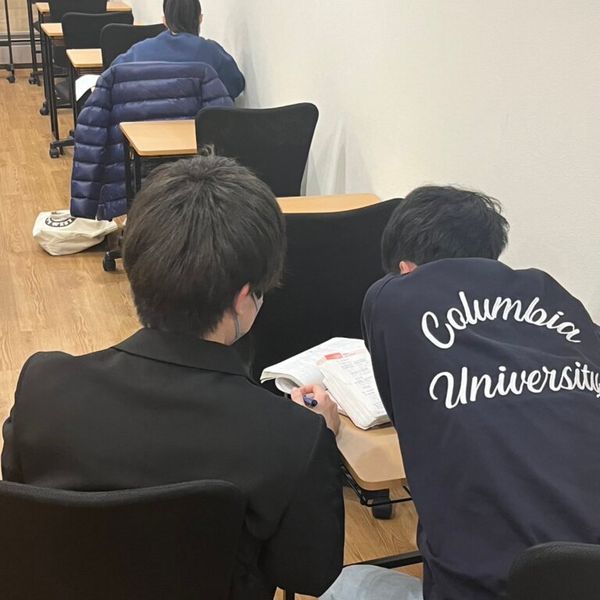 関関同立専門塾マナビズム 四条烏丸校 の内観画像